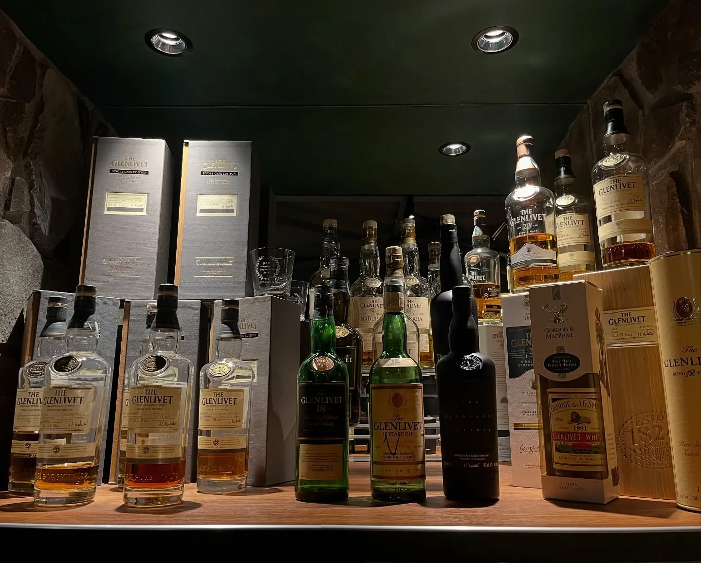 リベットショーケースの配置換え